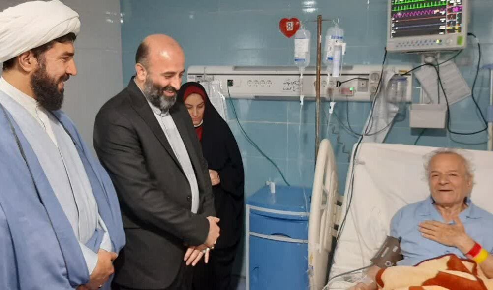 معاون استاندار گلستان از پدر شهید مدافع حرم «حتم لو» عیادت کرد