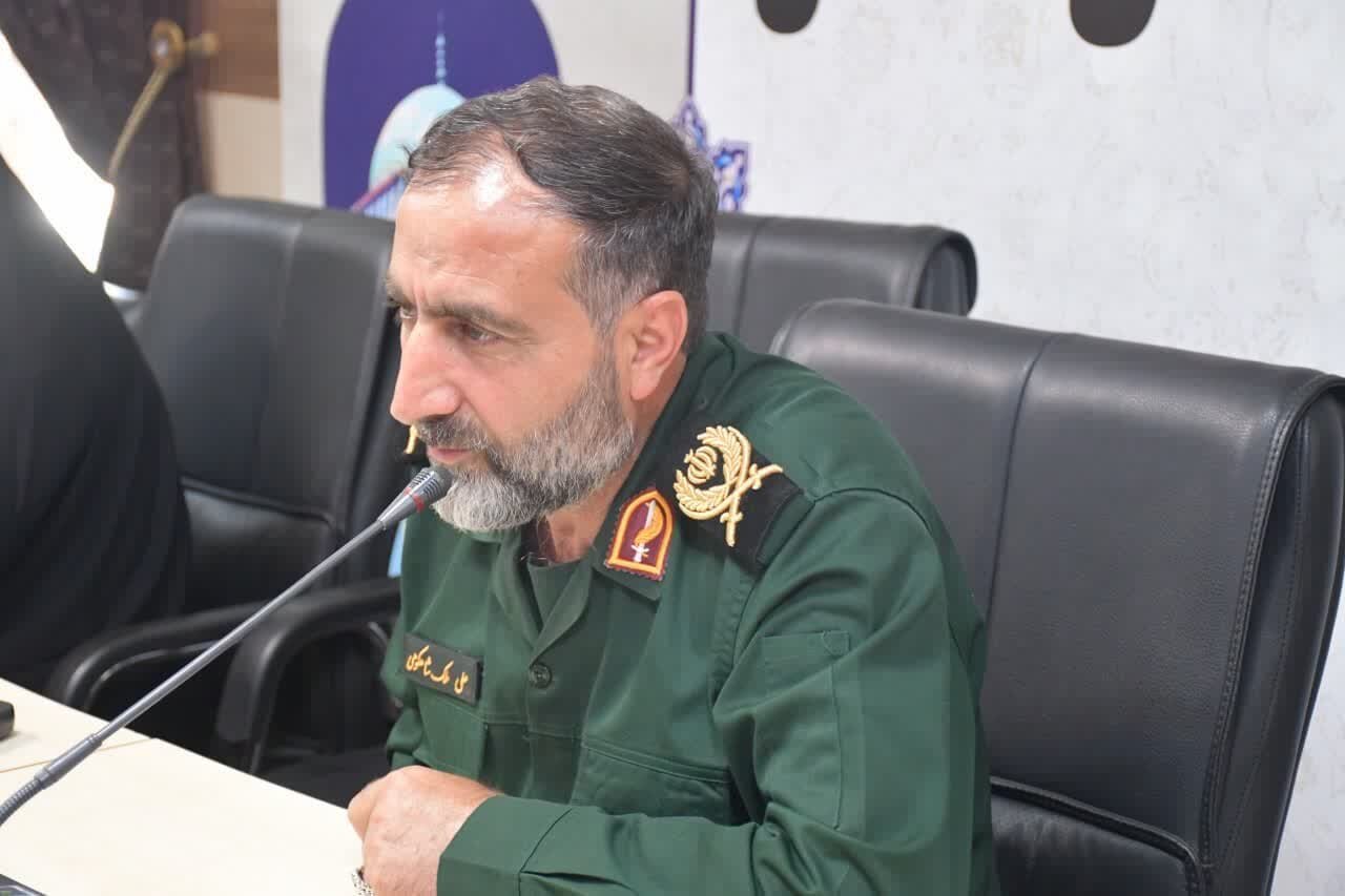 هیچگاه‌ نباید میدان امر به معروف و نهی از منکر را ترک کرد
