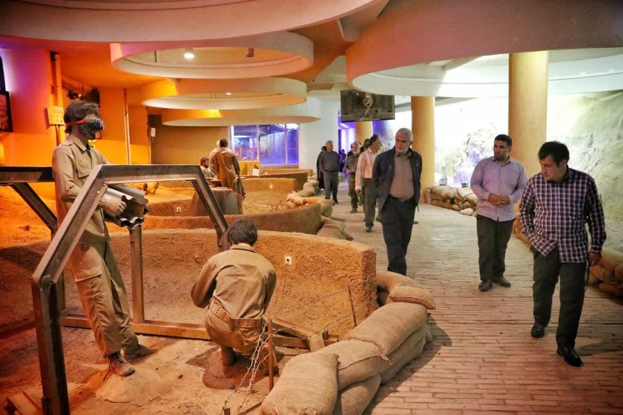 اعزام 300 زائر به مناطق عملیاتی غرب کشور
