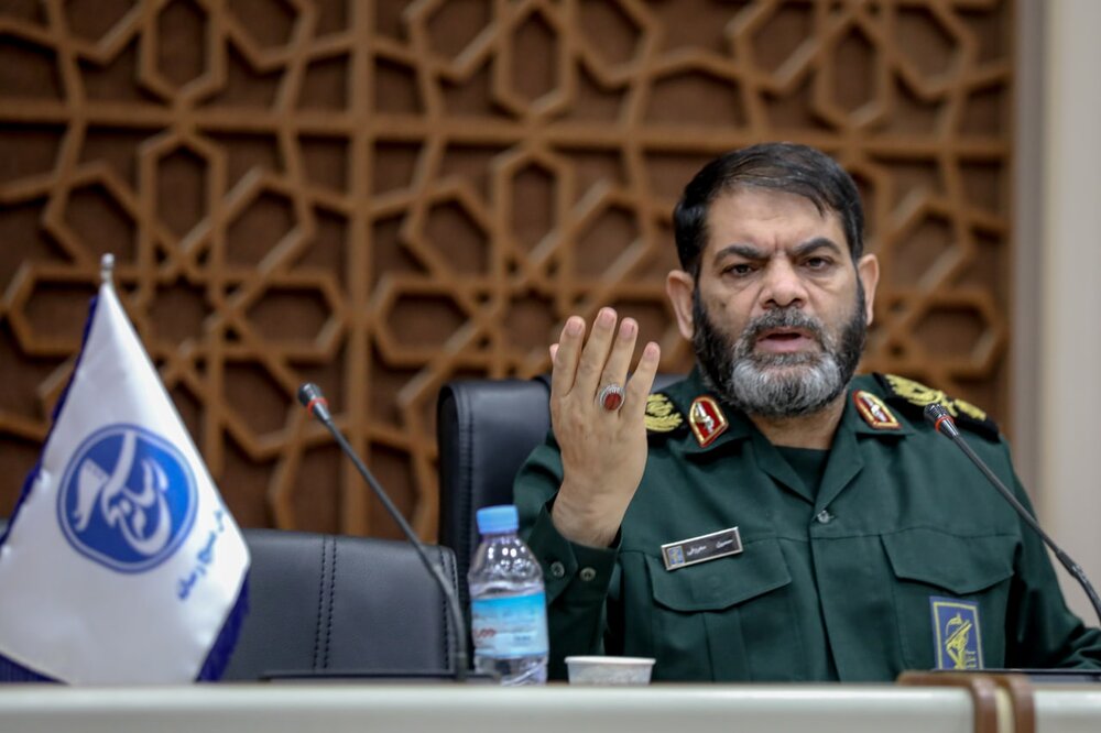 رسالت بسیج همراه سازی افکار عمومی با آرمان های انقلاب است