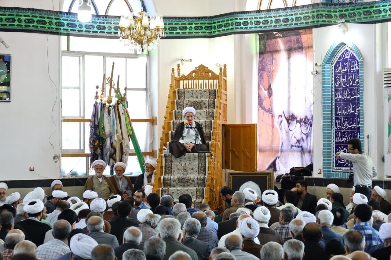 آیت الله کوهستانی نماد ایمان و صبر است