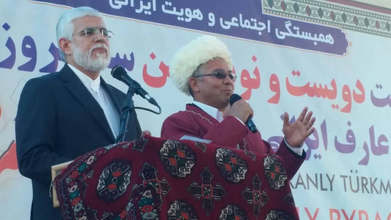 اشعار مختومقلی موجب شکوفایی اندیشه ها می شود