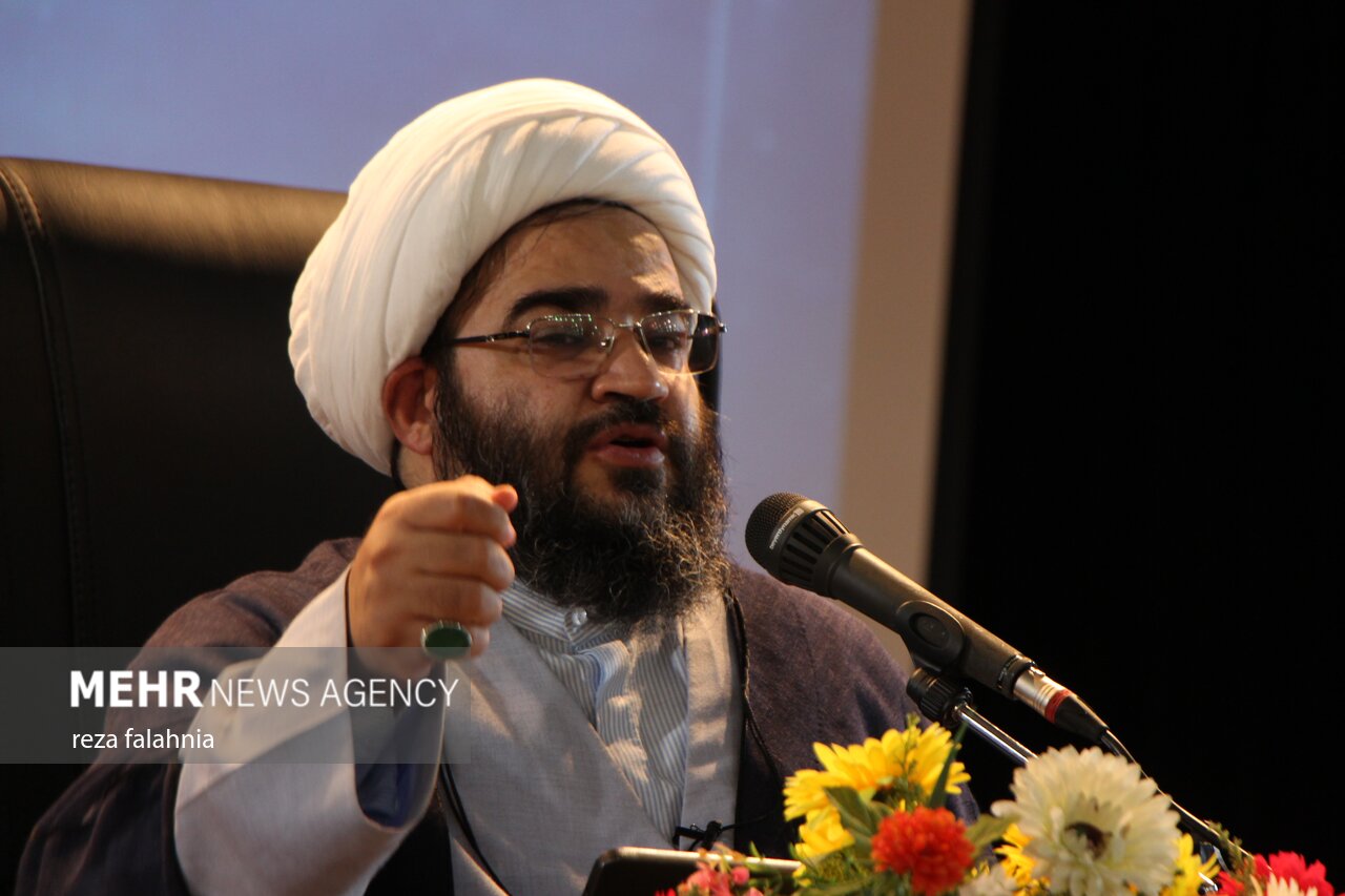 کار فرهنگی را با «باید» نمی توان به نوجوان ایرانی تحمیل کرد