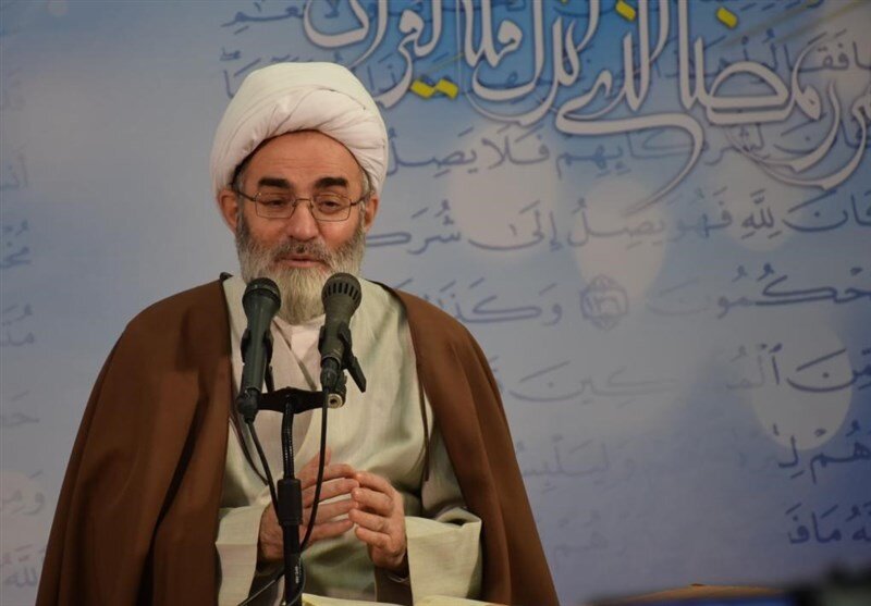 حضرت معصومه(س) الگوی دختران جامعه اسلامی است