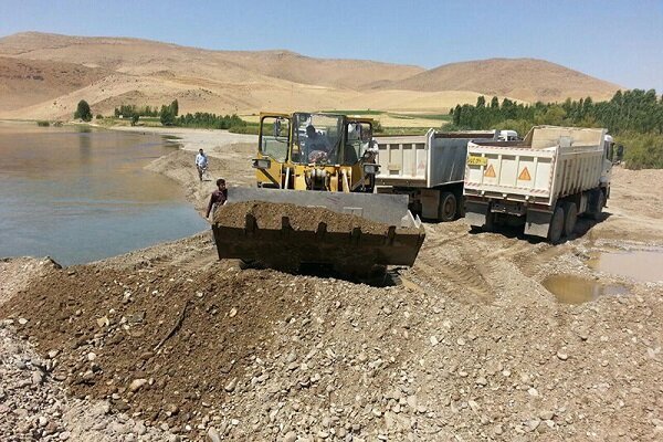 8 تن شن و ماسه غیر مجاز در فومن کشف و ضبط شد