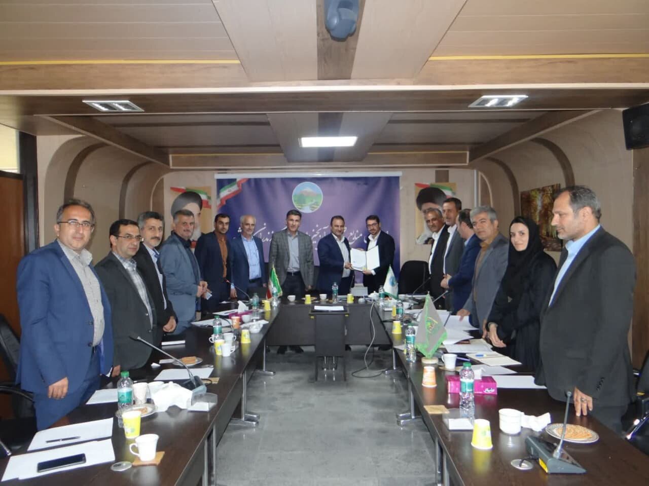 انعقاد 11 تفاهمنامه برای کاشت درخت در غرب مازندران