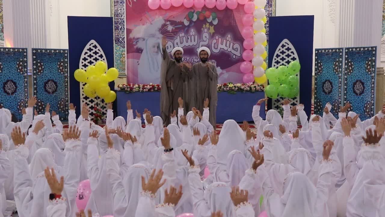 برپایی جشن تکلیف 150 دختر مددجوی کمیته امداد در دهه کرامت
