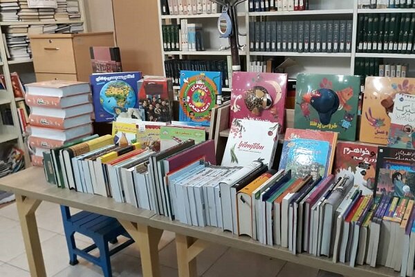 اهداء کتاب‌های درسی در راستای حفظ محیط زیست