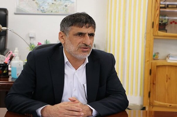 تقویت هویت‌ ملی در اولویت باشد
