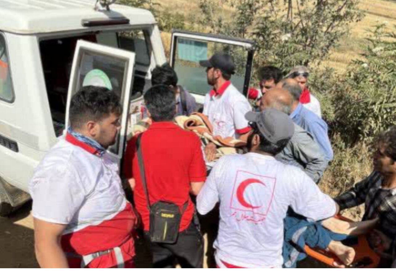 نجات جوان گم شده در ارتفاعات جنگلی مینودشت