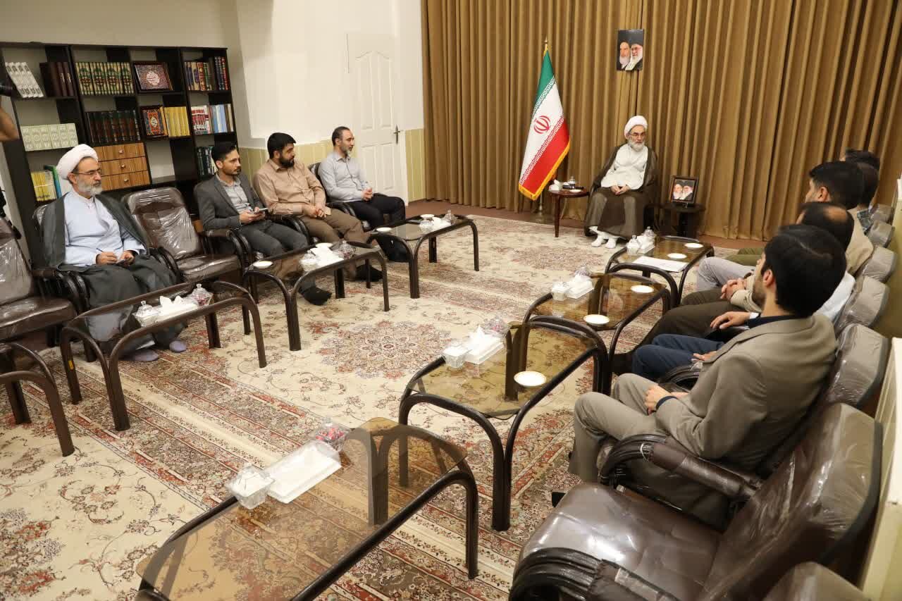 افول کتابخوانی در هر جامعه ای جلوی رشد را می‌گیرد