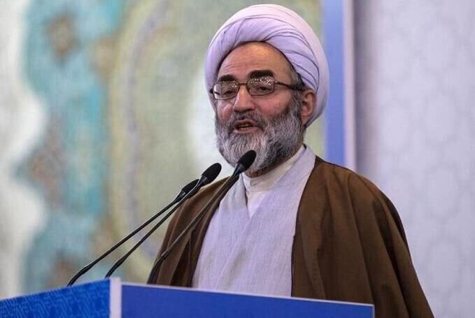 حضور مردم در مراسم محرم دشمن را نا امید می کند