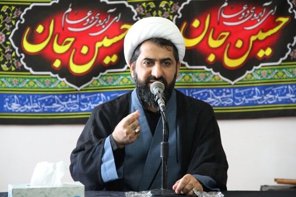 نهضت عاشورا برای همه نسل ها و اقشار الگو است