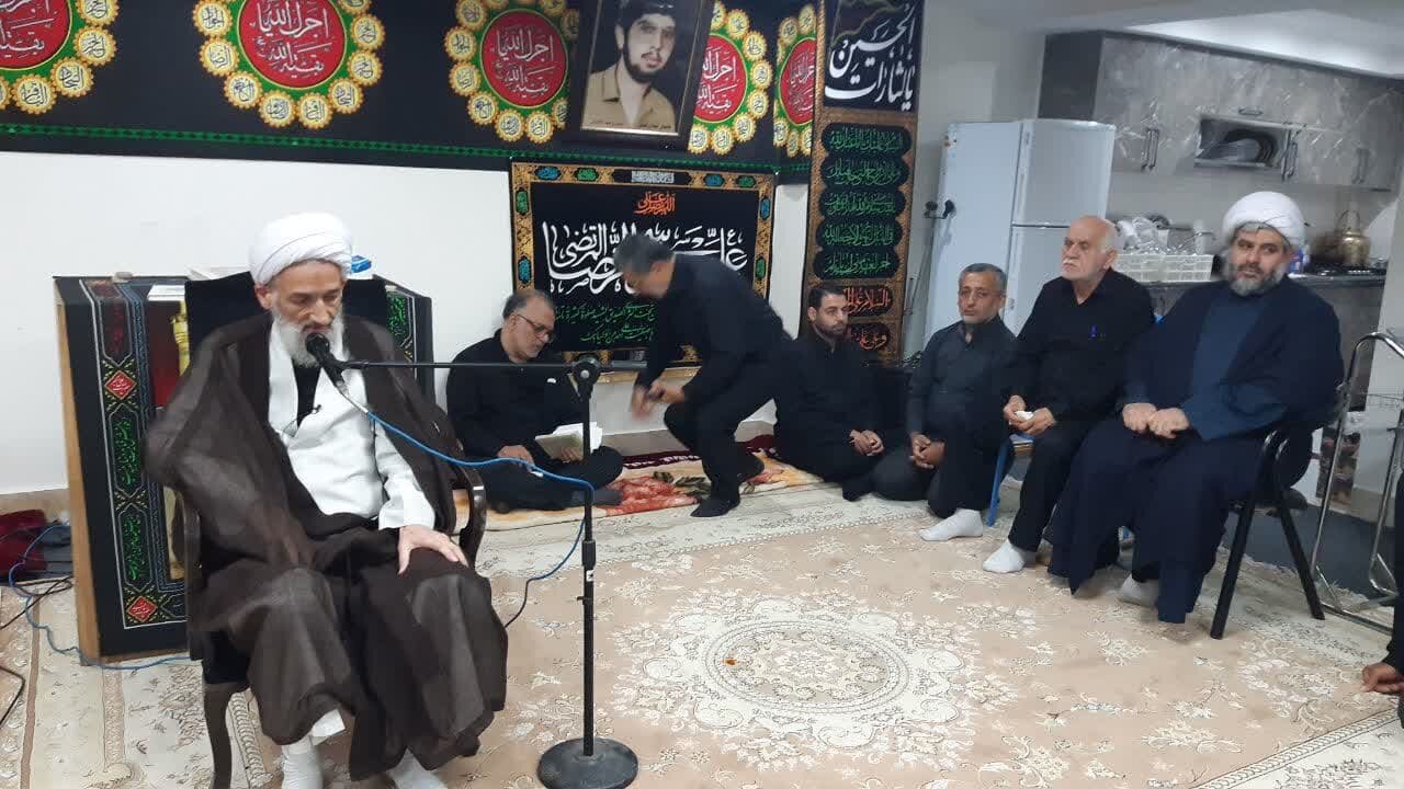 حامی ولایت و امام زمان (عج) باشیم