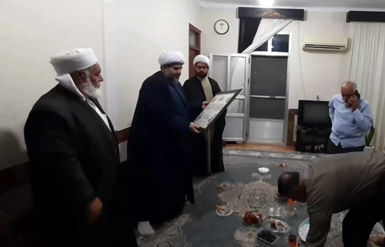 تجلیل از خانواده شهید اهل سنت در بهشهر