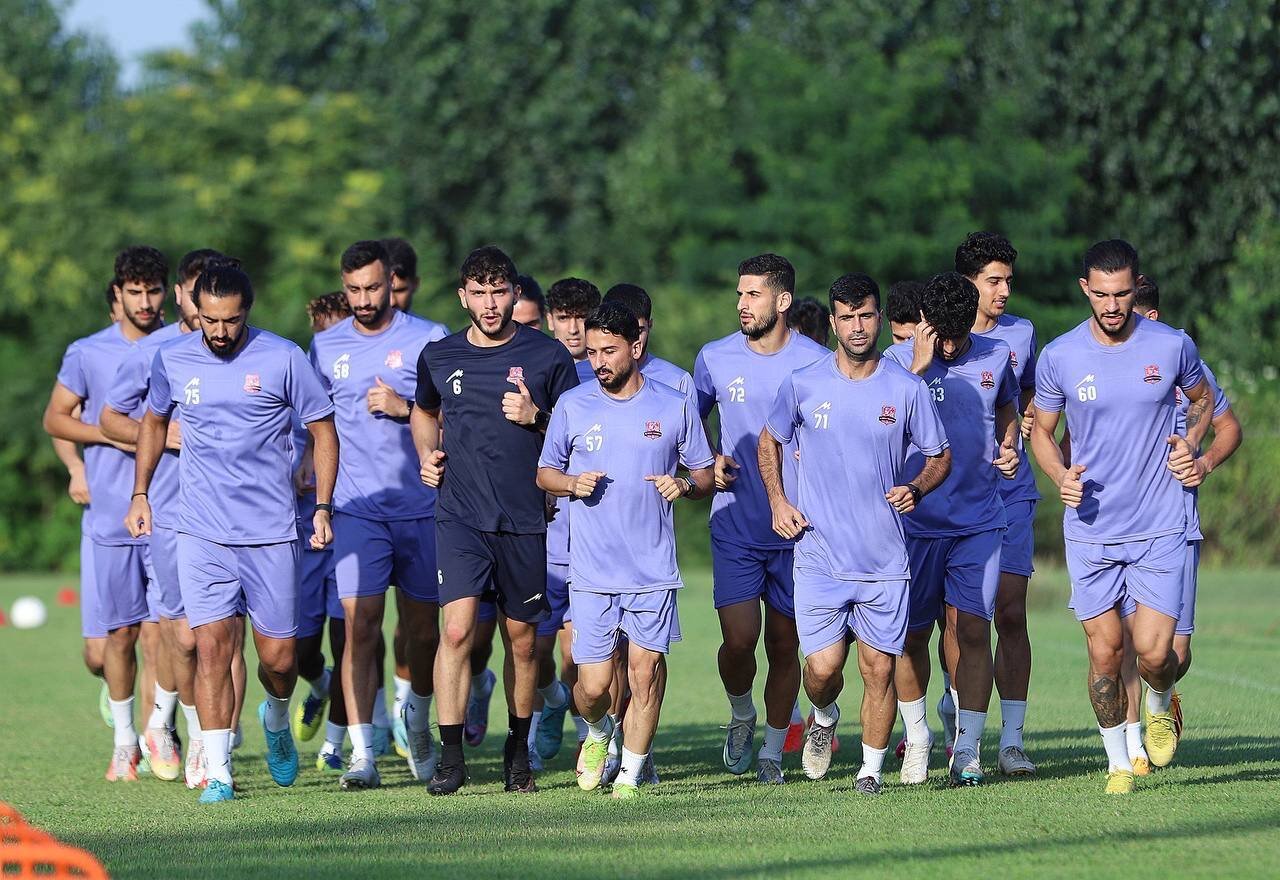 اهتزاز پرچم تیم نساجی مازندران در قائمشهر