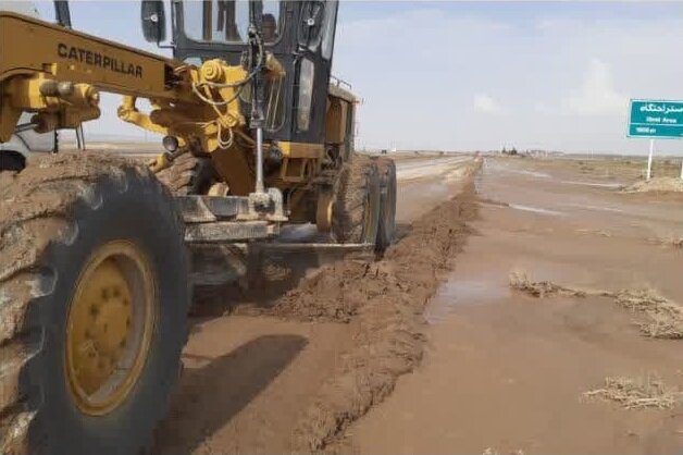 راه 5 روستای کلاله بر اثر بارش شدید باران مسدود شد