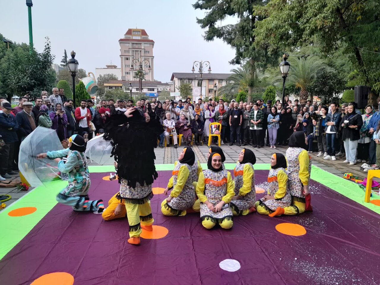 دوازدهمین دوره جشنواره تئاتر شهروند لاهیجان