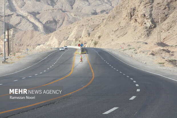 آزادراه ساری -قائمشهر کریدور شمال را جنوب به وصل می کند