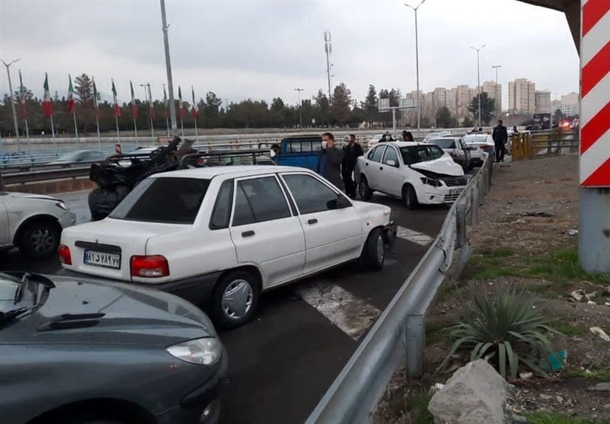 تصادف زنجیره ای جاده علی آباد 9 مصدوم برجا گذاشت