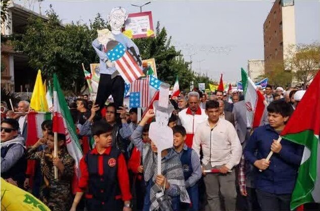 راهپیمایی 13 آبان دانش آموزان در بابل
