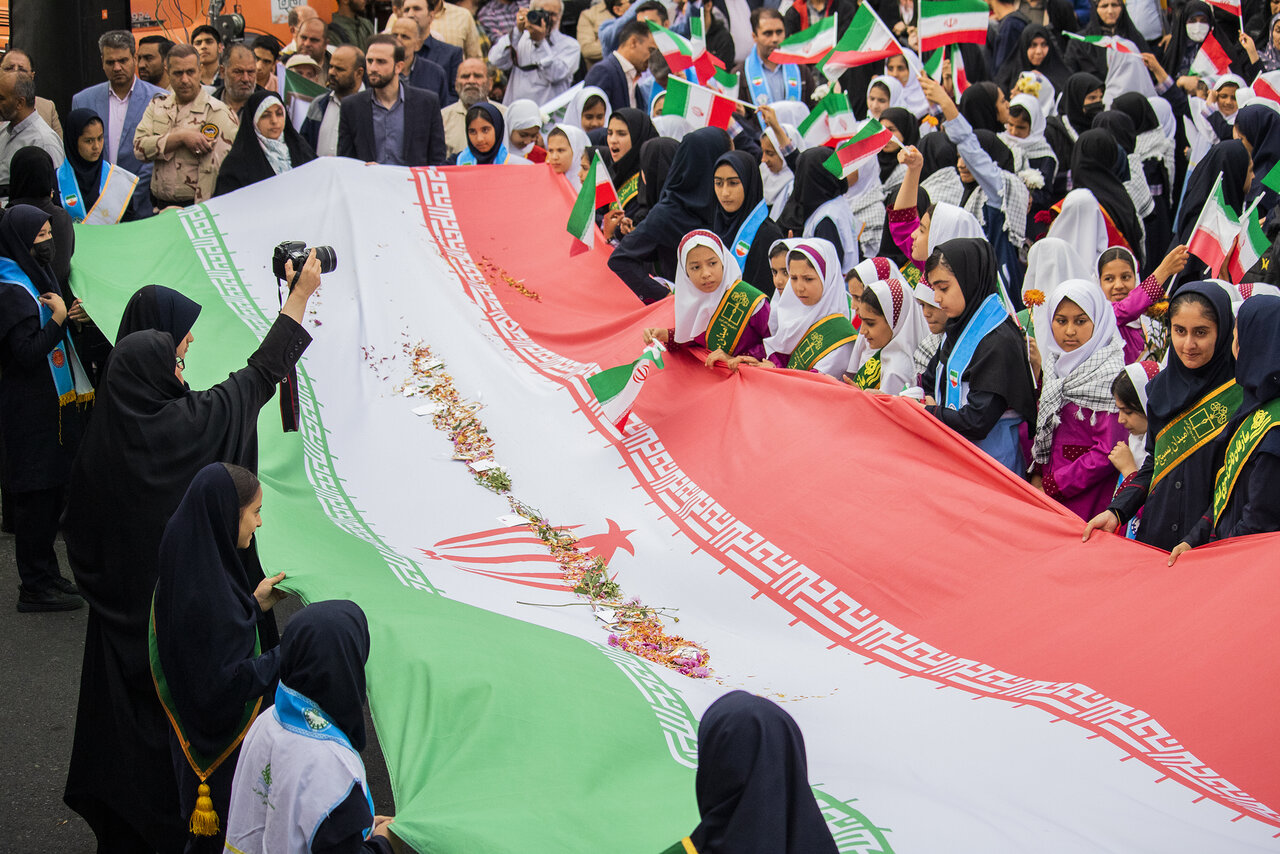 راهپیمایی 13 آبان در چالوس