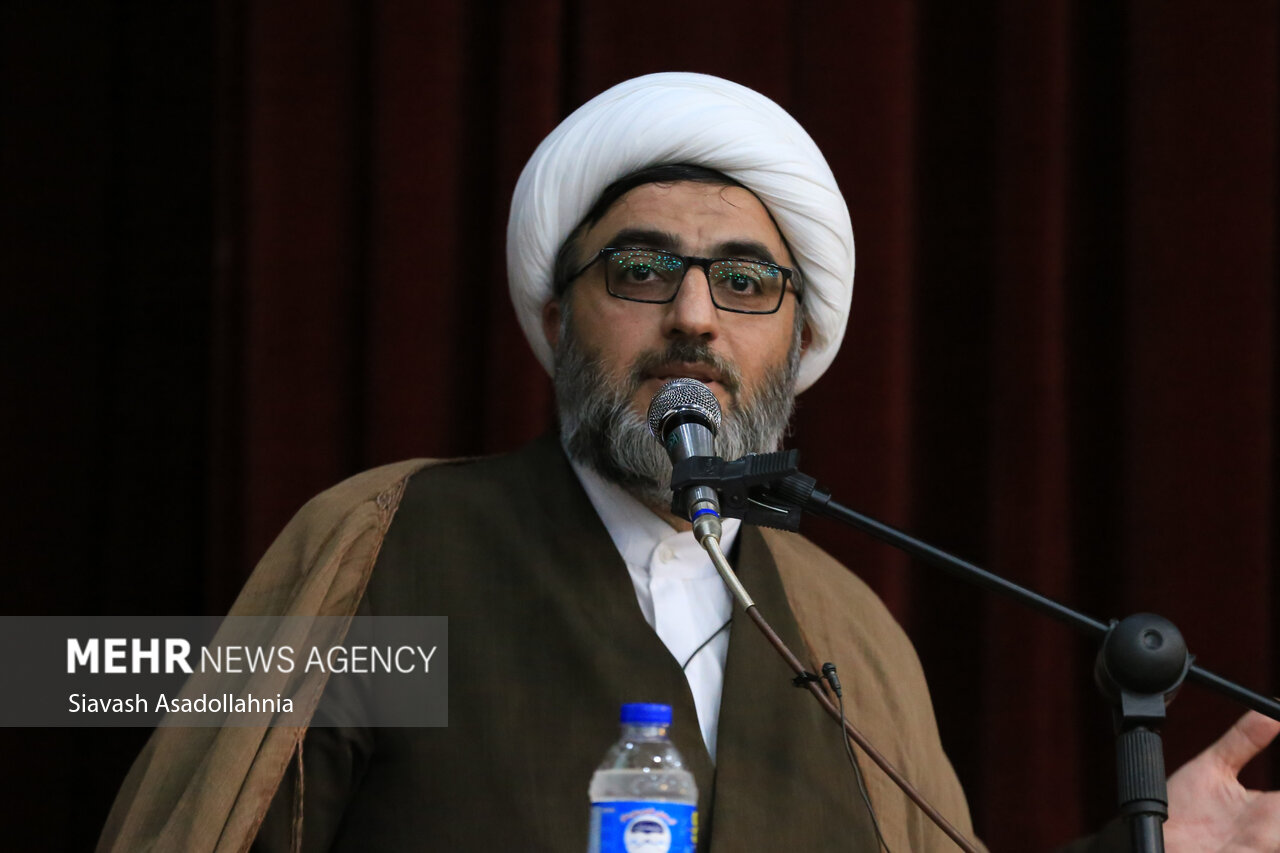مبارزه با اسراییل و صهیونیست بزرگترین عشق و علاقه ملت ایران است