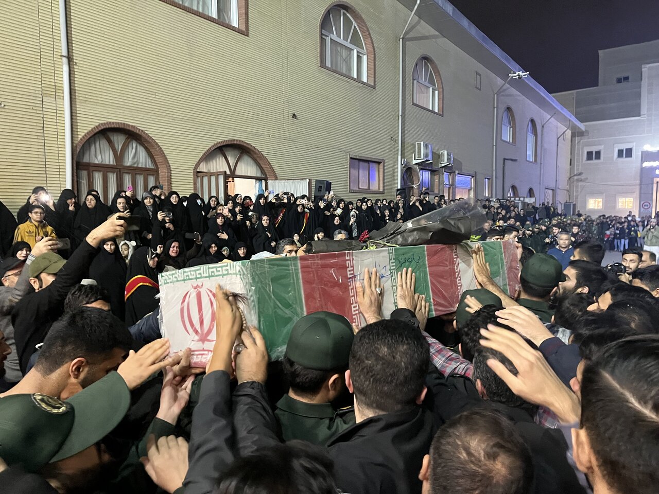 دست تولّی با شهید تولی در گرگان