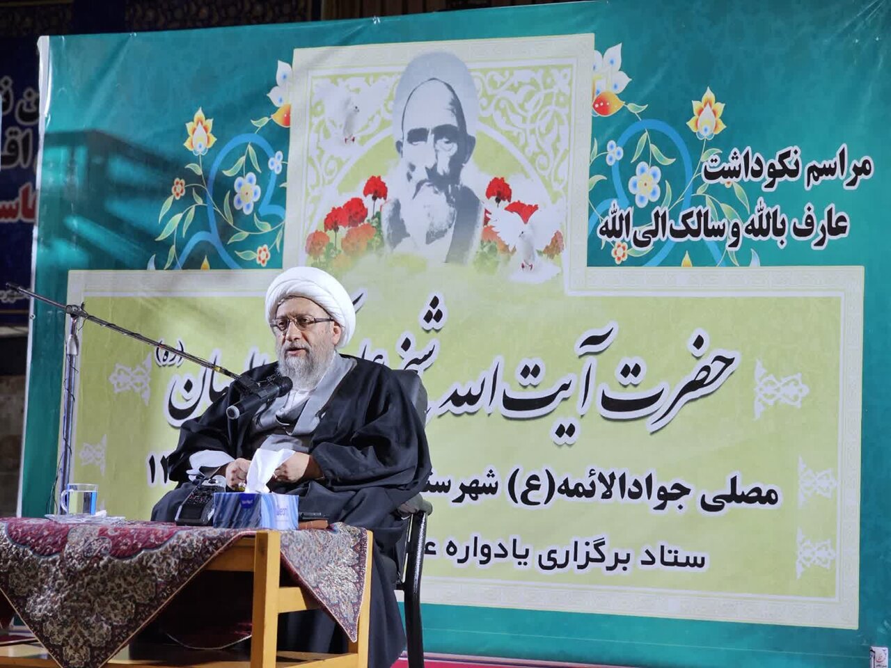 شناساندن الگوهای اخلاقی از امور مهم زمان است