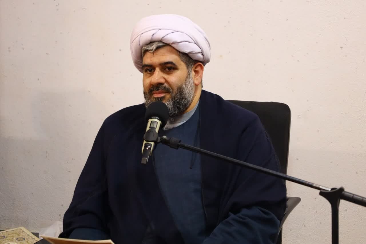ناشر خوبی ها در میدان جهاد تبیین باشیم