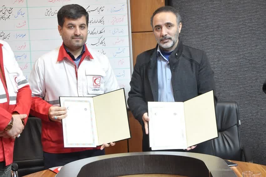 تفاهم نامه همکاری بین کتابخانه های عمومی و هلال احمرگیلان امضا شد
