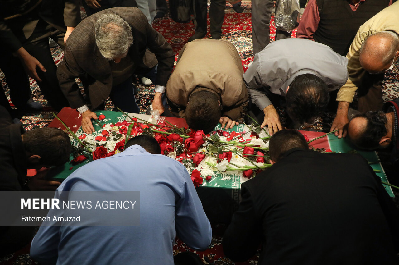 تشییع با شکوه پیکر شهید جاودان فر