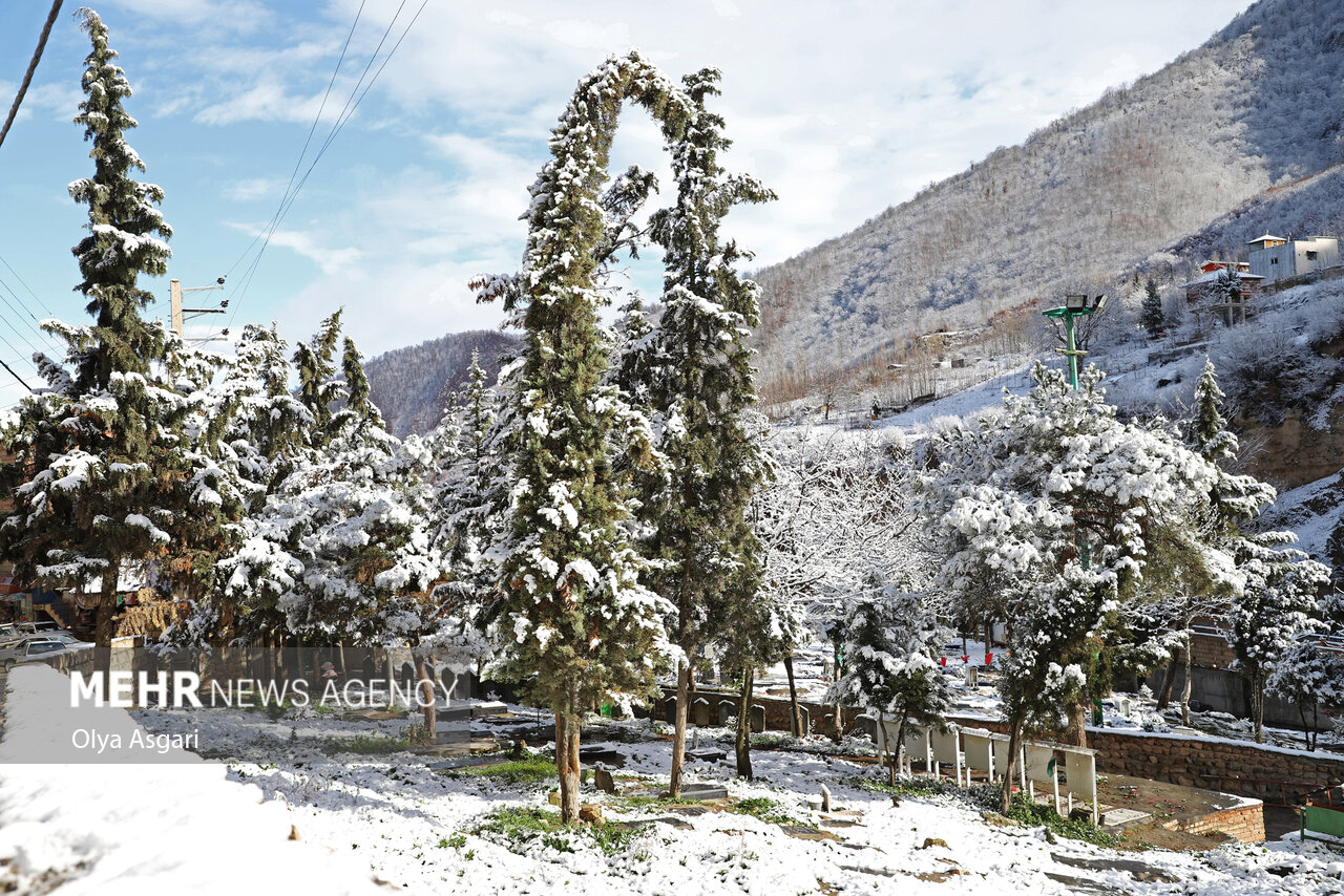 زمستان برفی روستای تاریخی و گردشگری زیارت گرگان