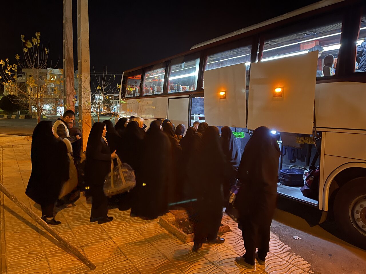 اعزام مشتاقان چندین ساله زیارت حرم رضوی به مشهد مقدس