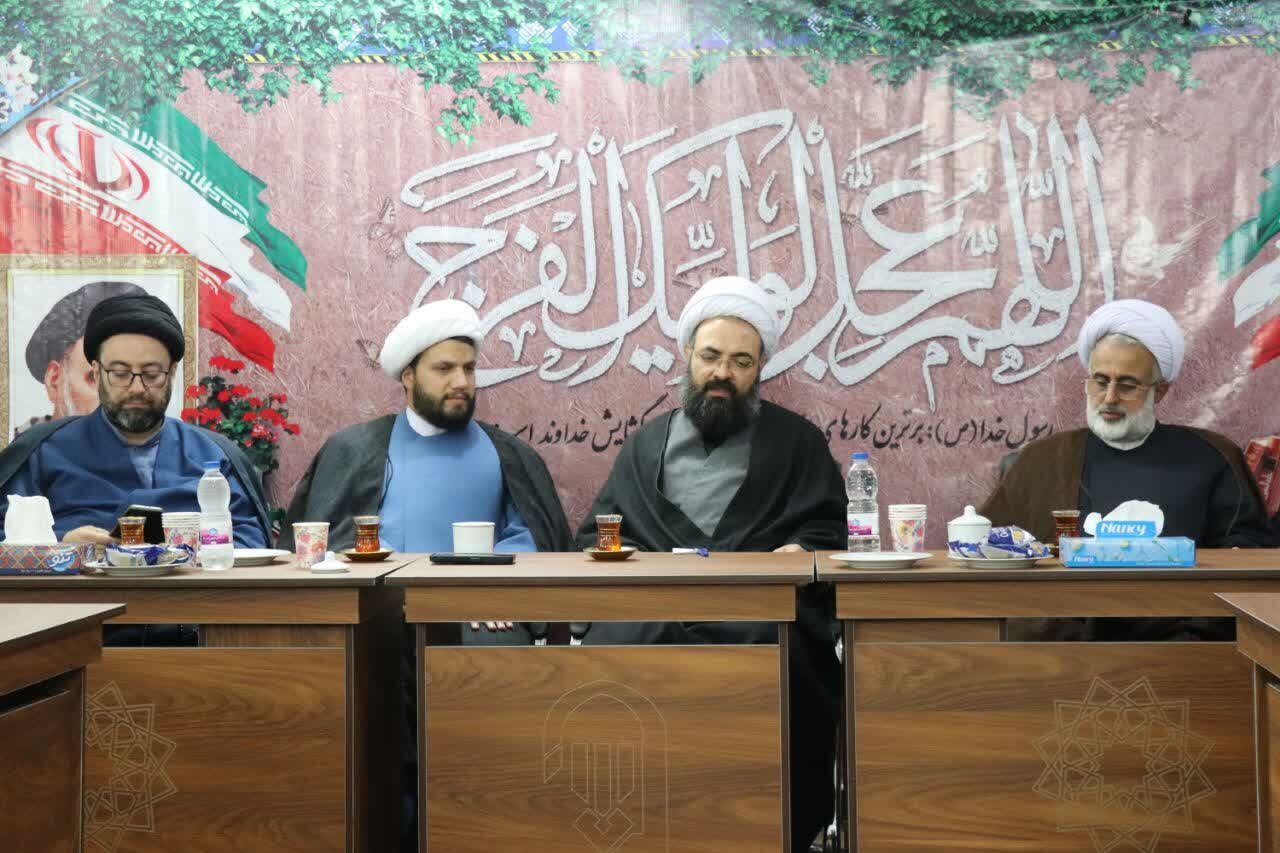 لزوم تبیین دستاوردهای انقلاب با زبان هنر برای نسل جوان