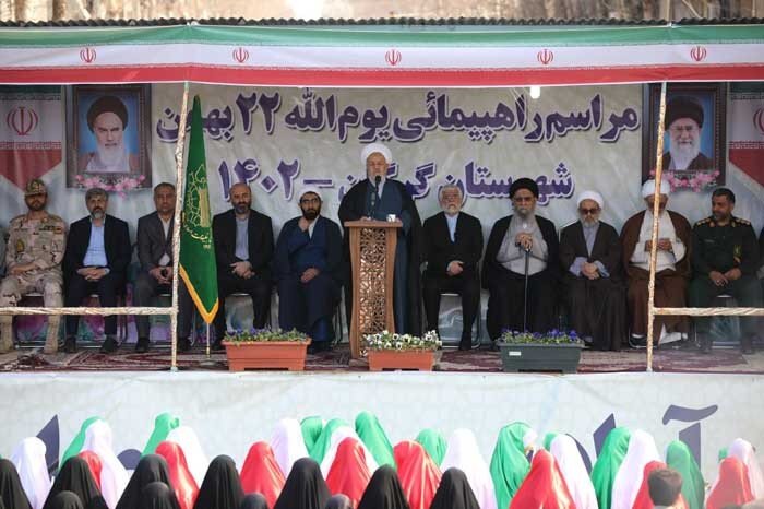 داشتن مجلس قوی برای حل مشکلات به دولت کمک می کند