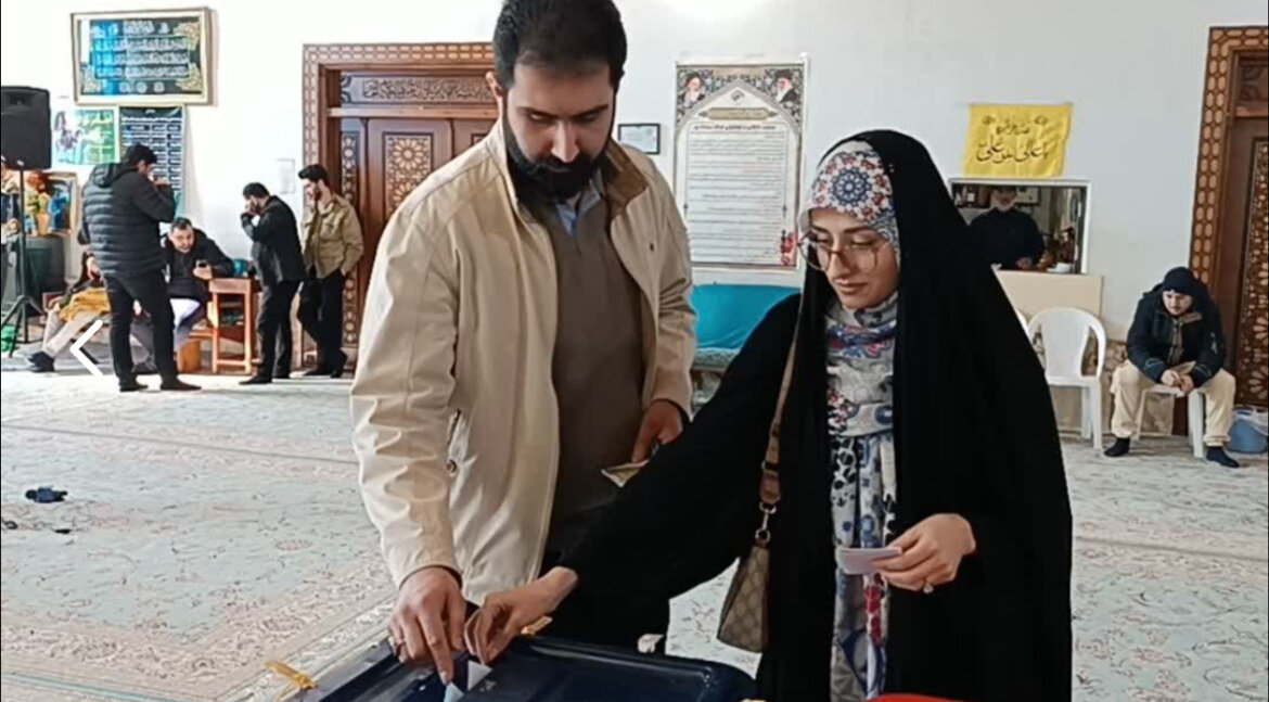 حضور زوج جوان آستارایی پای صندوق رای