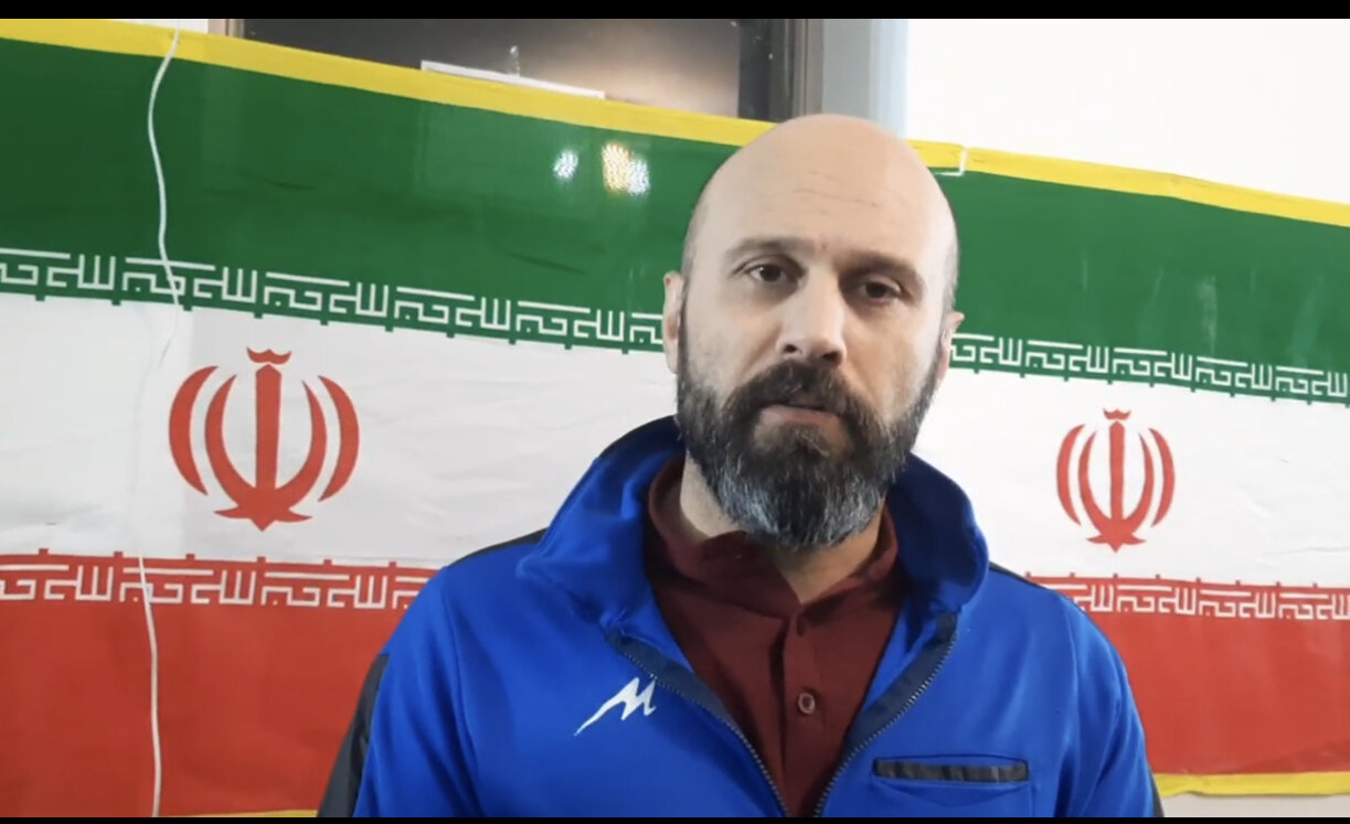 حضور سنگدوینی مربی تیم ملی والیبال پای صندوق رای