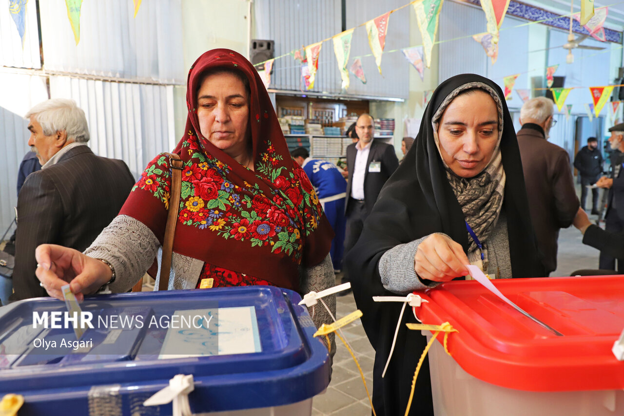 حضور پرشور گرگانی‌ها در ساعات پایانی رای گیری انتخابات 1402