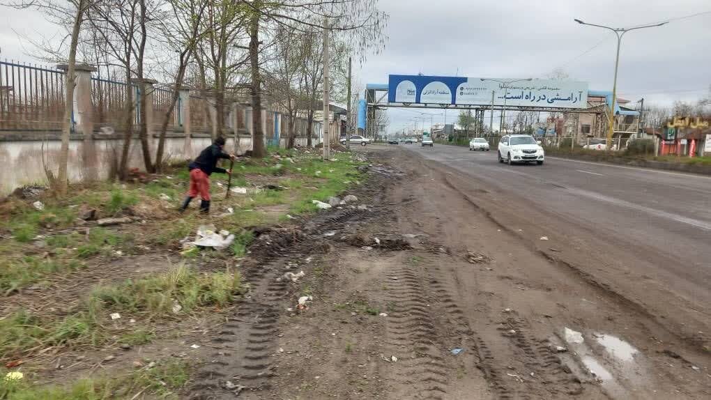 جمع آوری پسماند 2 محور پرتردد رشت همزمان با ایام نوروز