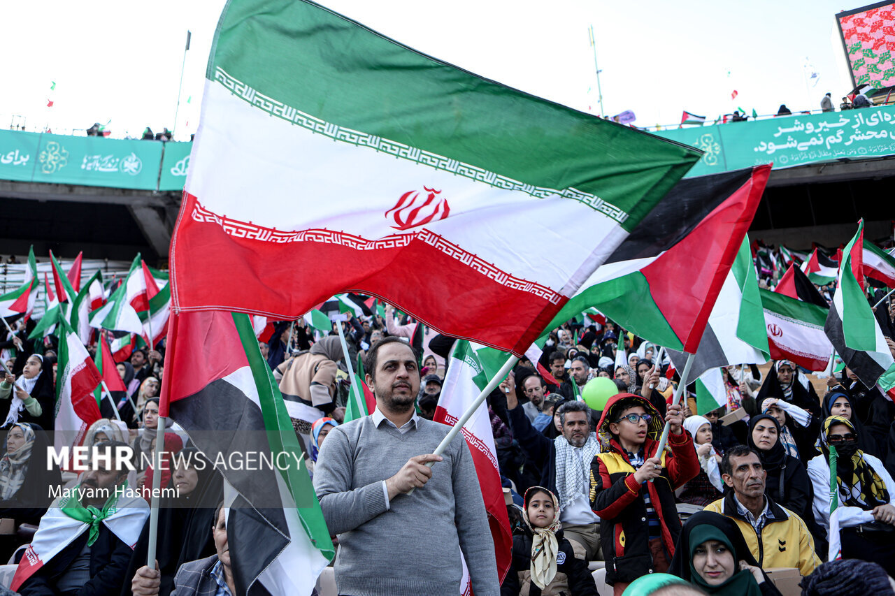 ایران اسلامی امام حسنی و اهل بیتی است