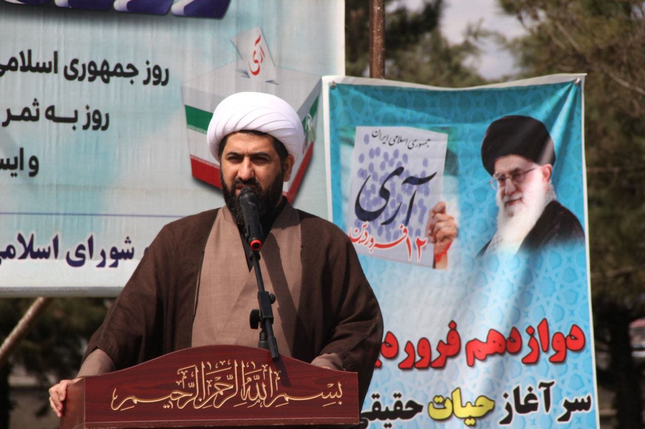 ملت ایران در 12 فروردین توطئه‌های دشمنان را خنثی کردند