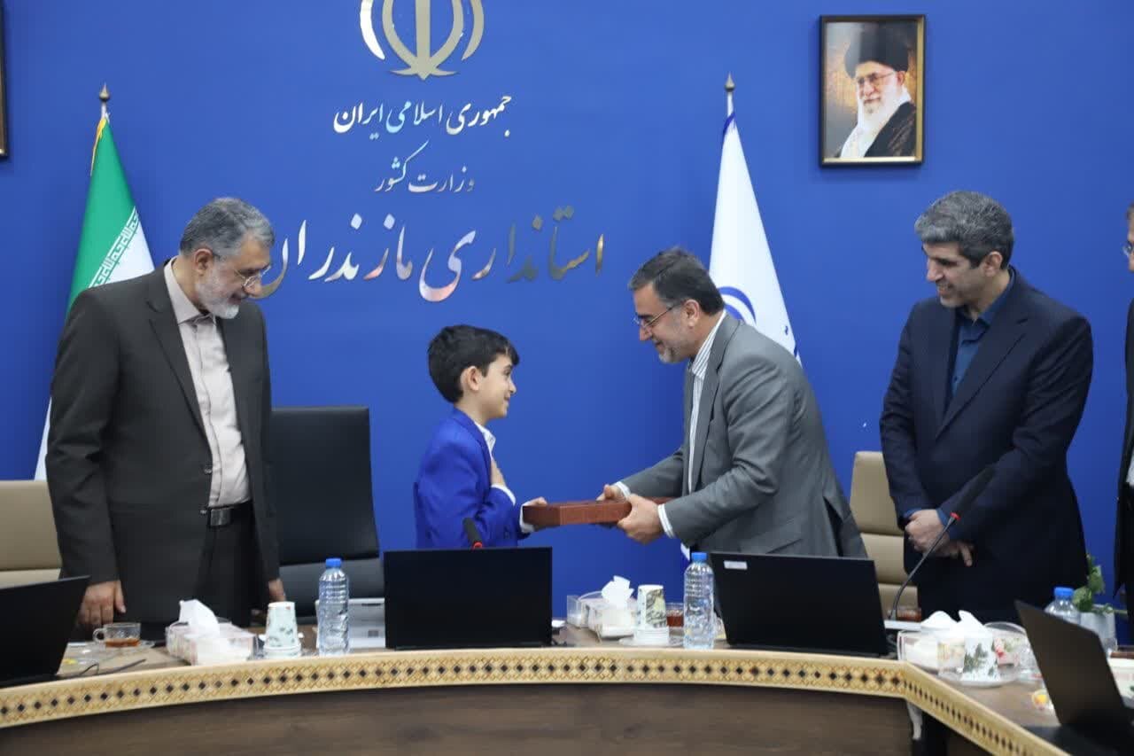 نشست جامعه قرآنی با استاندار مازندران