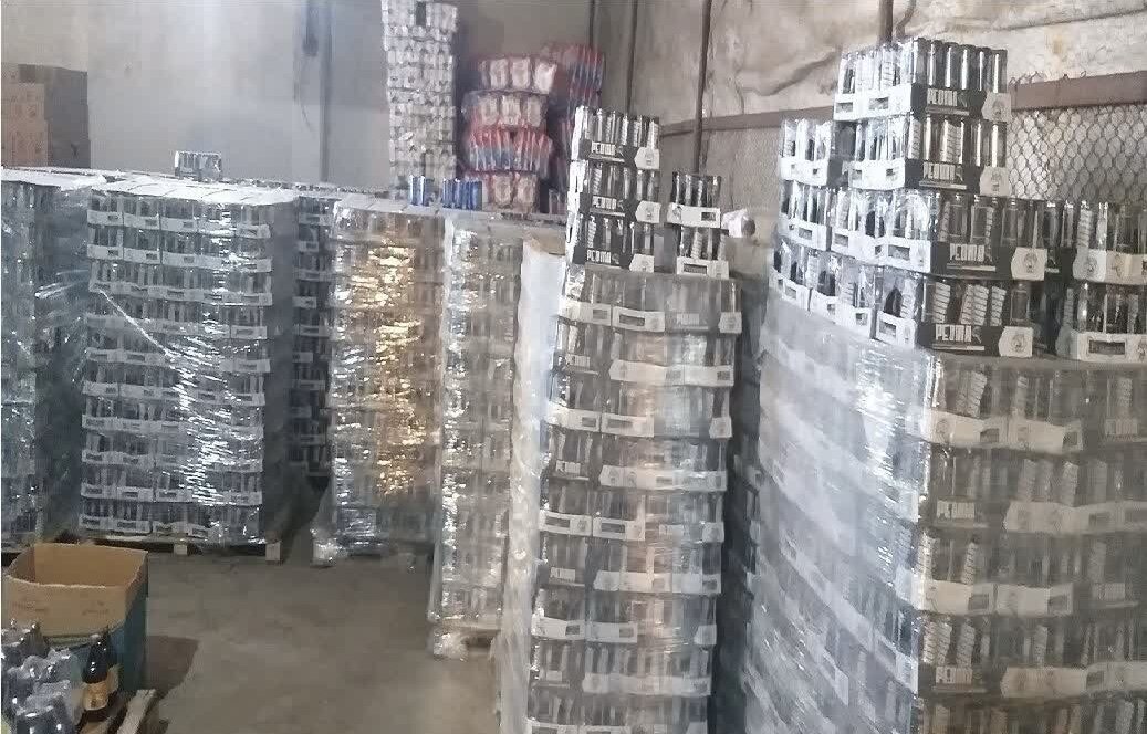 کشف 60 میلیارد ریال نوشیدنی‌های قاچاق از یک انبار در رشت