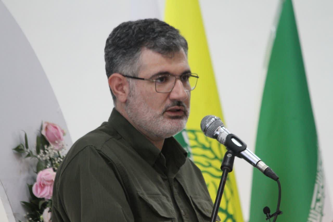 کارگران در خط مقدم جبهه اقتصادی و تولید هستند