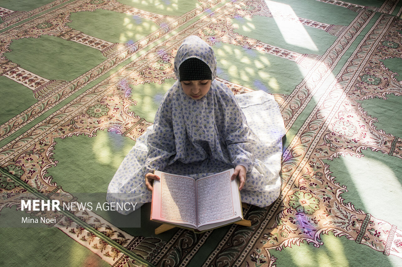 30 دانش آموز دختر سیمین شهر برای حفظ قرآن کریم ثبت نام کردند