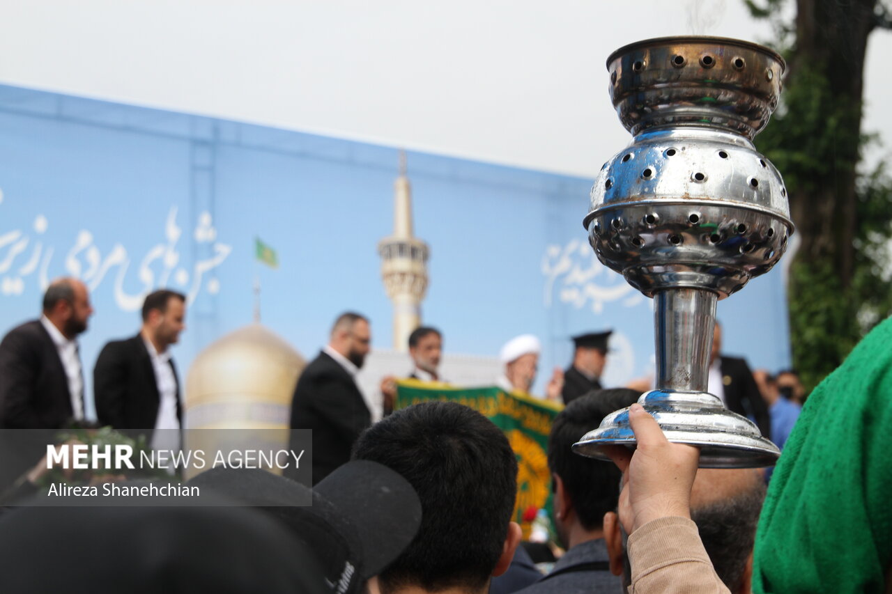استقبال از کاروان خادمین حرم مطهر رضوی در رشت