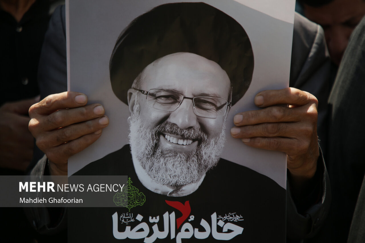عزاداری خیابانی مردم لنگرود در فراق «شهید جمهور»