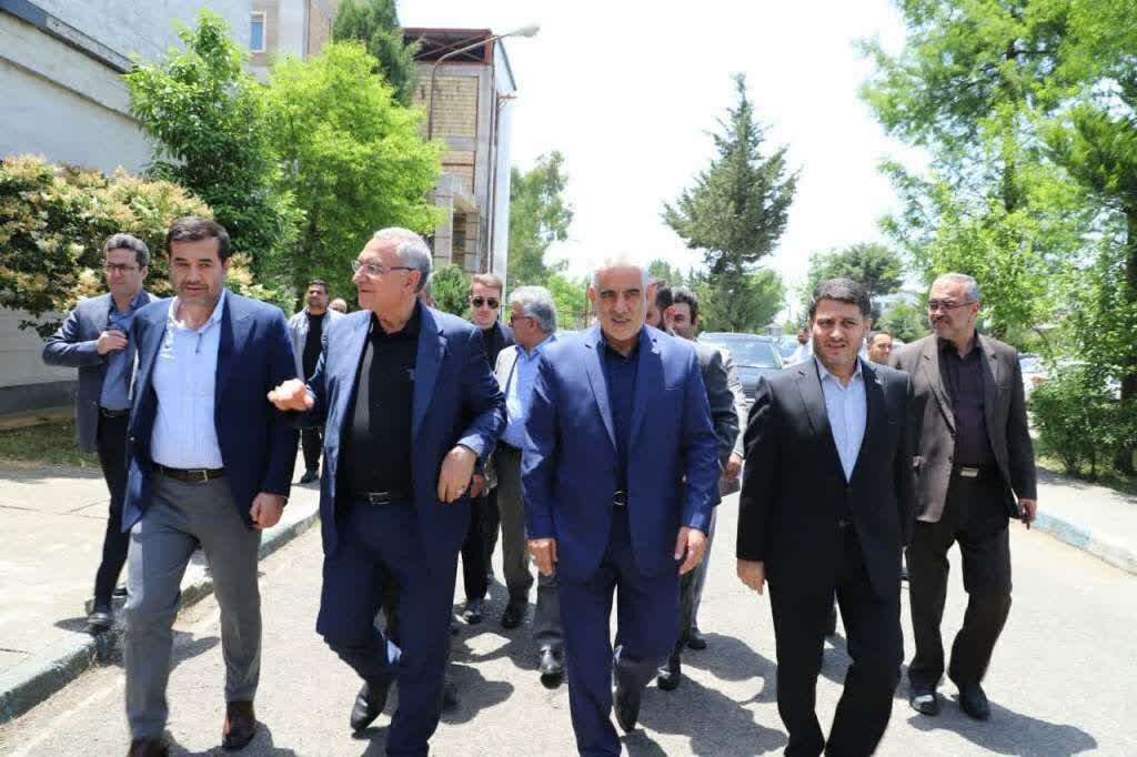 وزیر بهداشت از طرح توسعه بیمارستان انزلی بازدید کرد