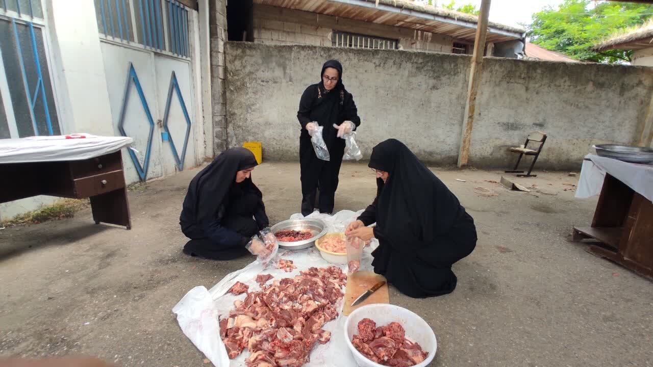 ذبح 36 گوسفند و یک گاو به مناسبت عید قربان در آستانه و کیاشهر